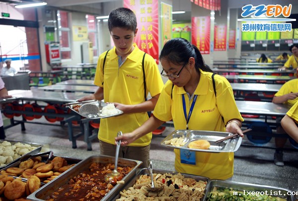 记者探访亚太青年学生领袖大会之创意实践课程