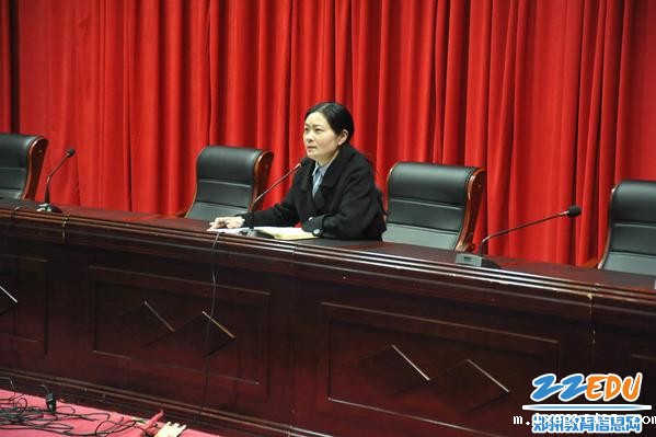 纪委书记陈晖在班主任会上讲话 纪委书记陈晖在班主任会上讲话