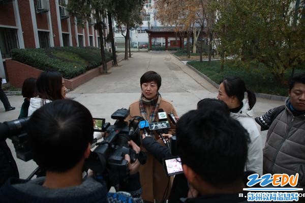 各家媒体走进bevictor 关注校园活动 (2) 各家媒体走进bevictor 关注校园活动 (2)