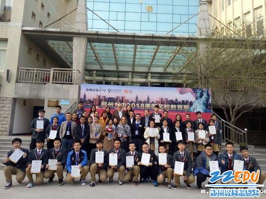 国际部的“小翻译官”们 国际部的“小翻译官”们