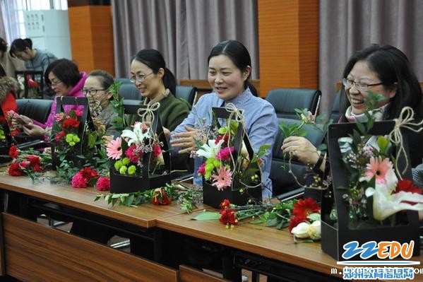 7插花是件快乐的事