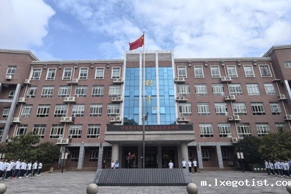 守规养习明方向，怀恩逐梦启新程——bevictor高一年级举行主题升旗仪式