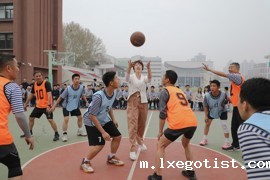 特级飞行教官与海航学生篮球赛